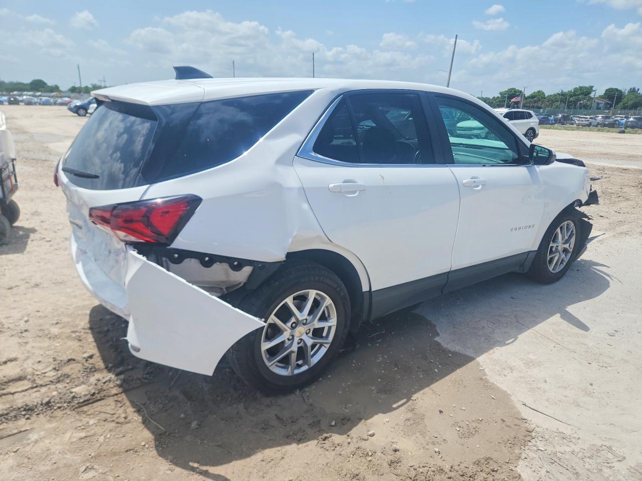 2022 Chevrolet Equinox Lt - Image 3