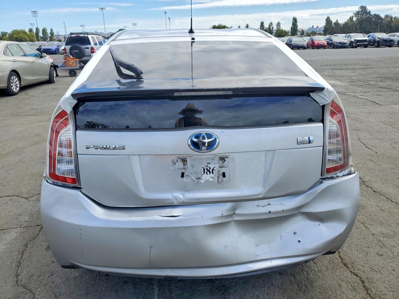 2014 Toyota Prius Two - Фото 6