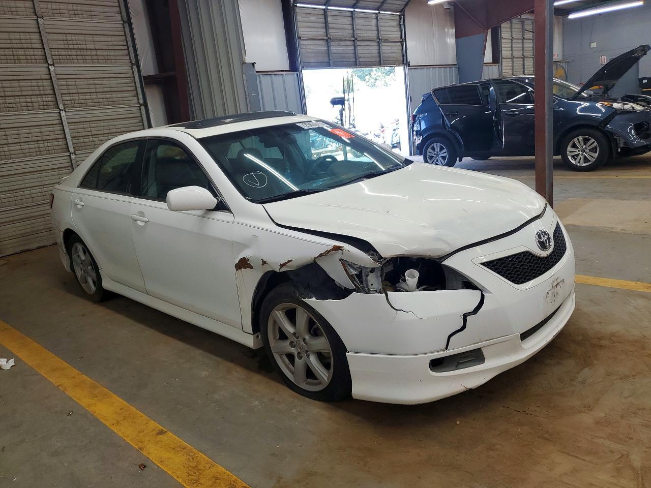 2008 Toyota Camry Se - Image 4