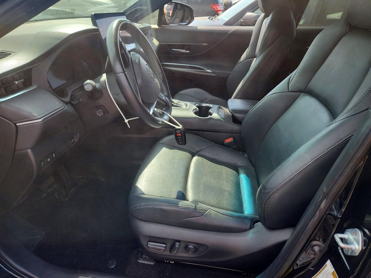 2023 Toyota Venza Xle - Image 7