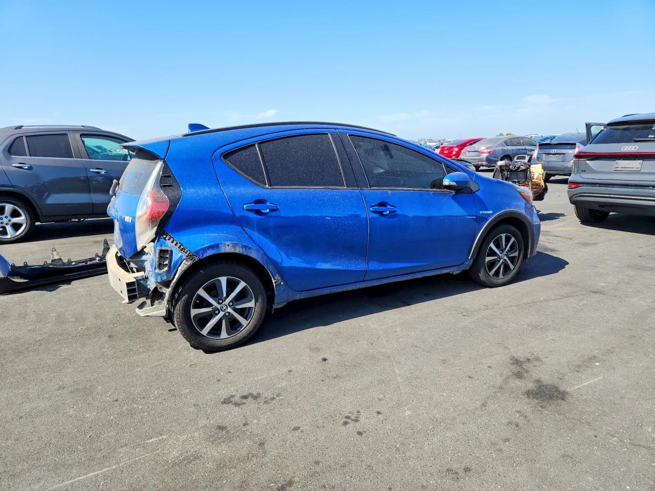 2018 Toyota Prius C - Image 3