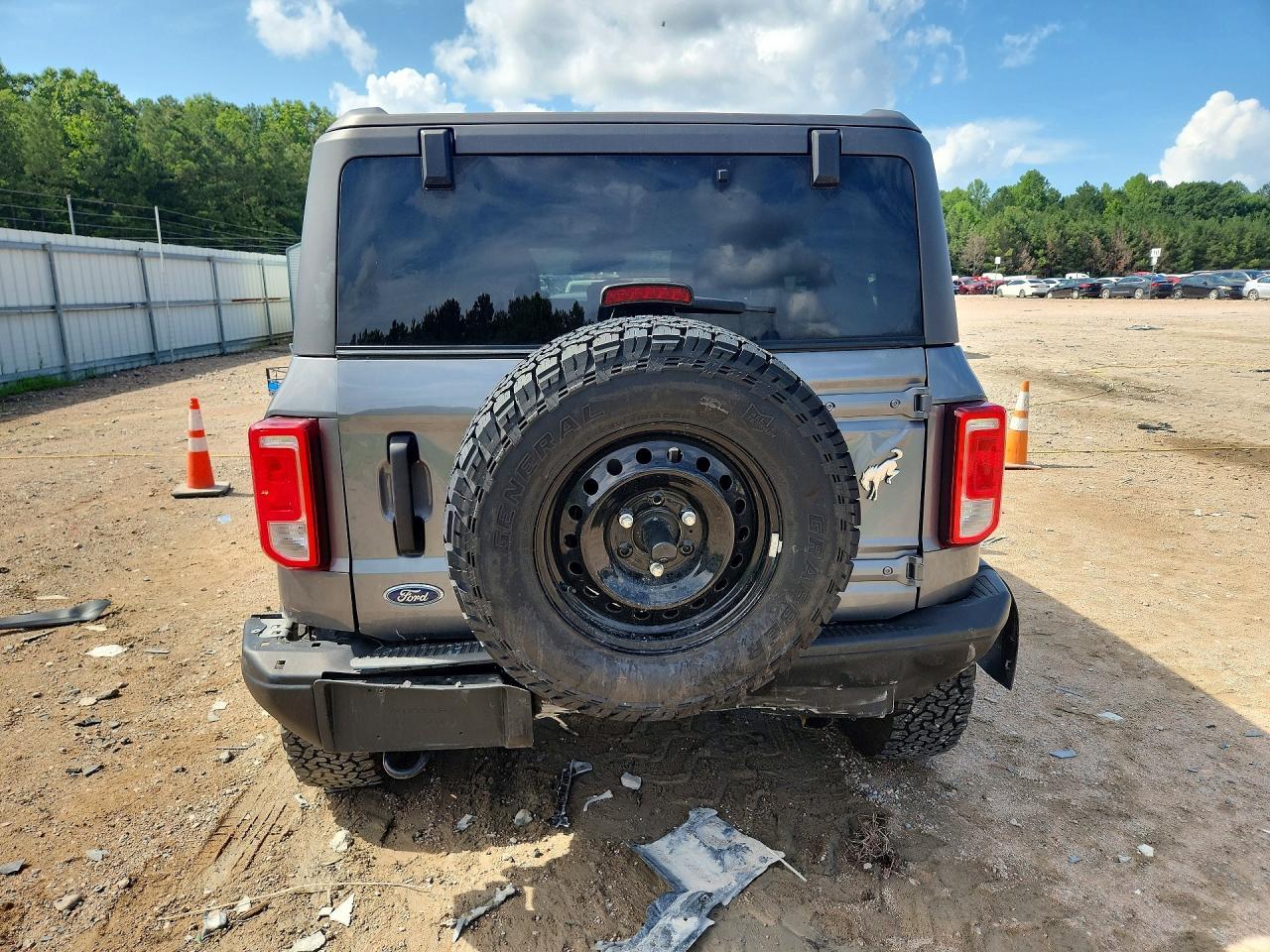 2023 Ford Bronco Base - Image 6