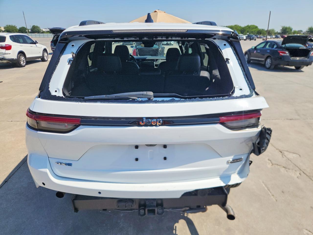 2023 Jeep Grand Cherokee Overland 4Xe - Image 6