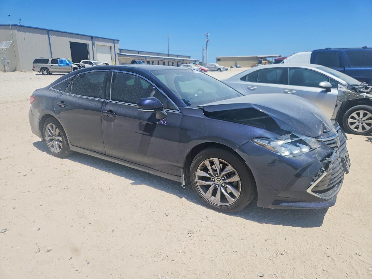 2022 Toyota Avalon Xle - Image 4