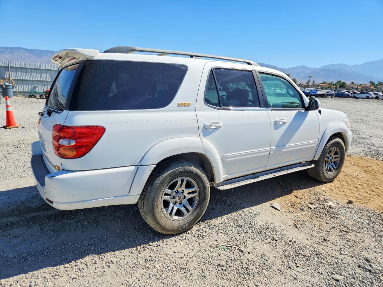 2004 Toyota Sequoia Sr5 - Фото 3