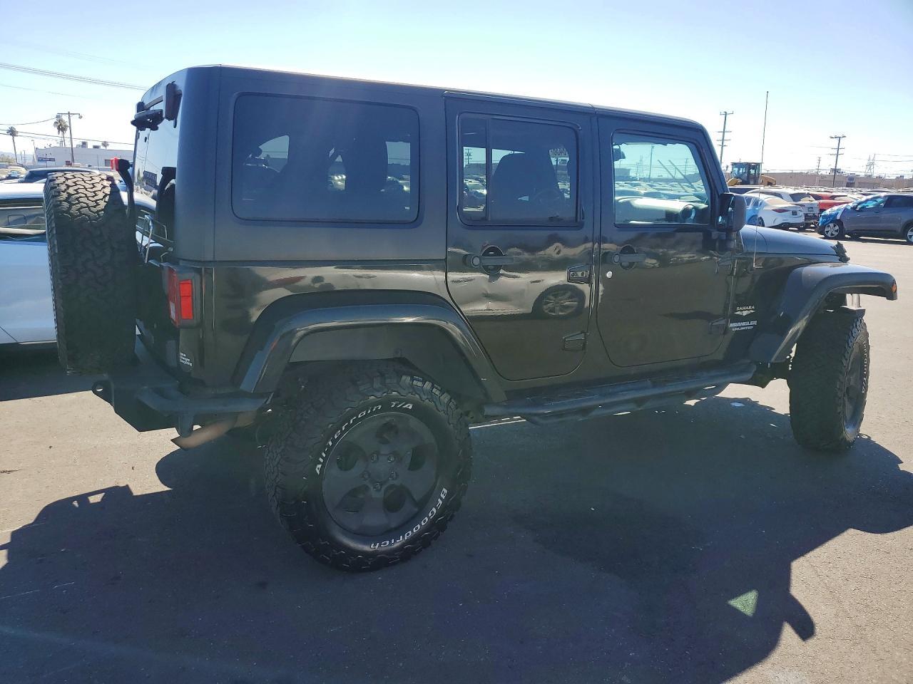 2013 Jeep Wrangler Unlimited Sahara - Image 3