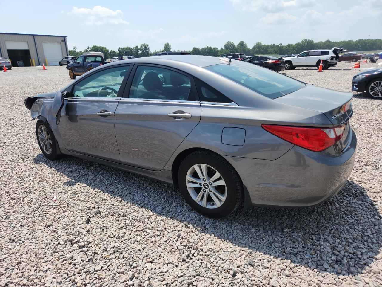 2013 Hyundai Sonata Gls - Image 2