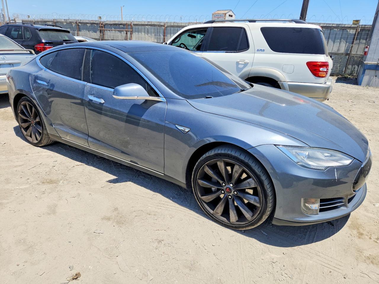 2014 Tesla Model S - Image 4