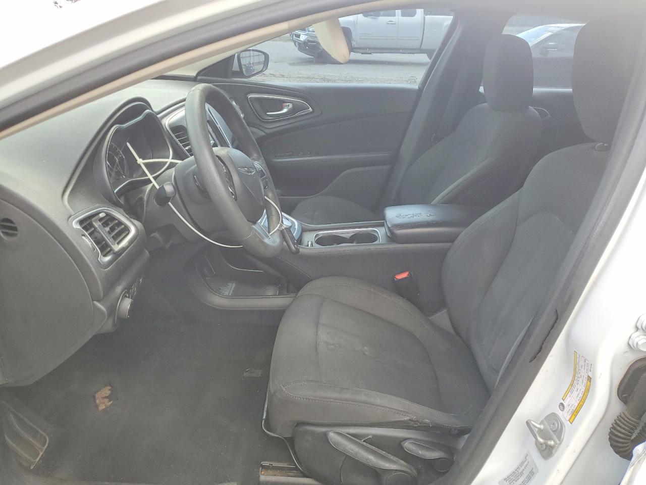 2016 Chrysler 200 Limited - Image 7