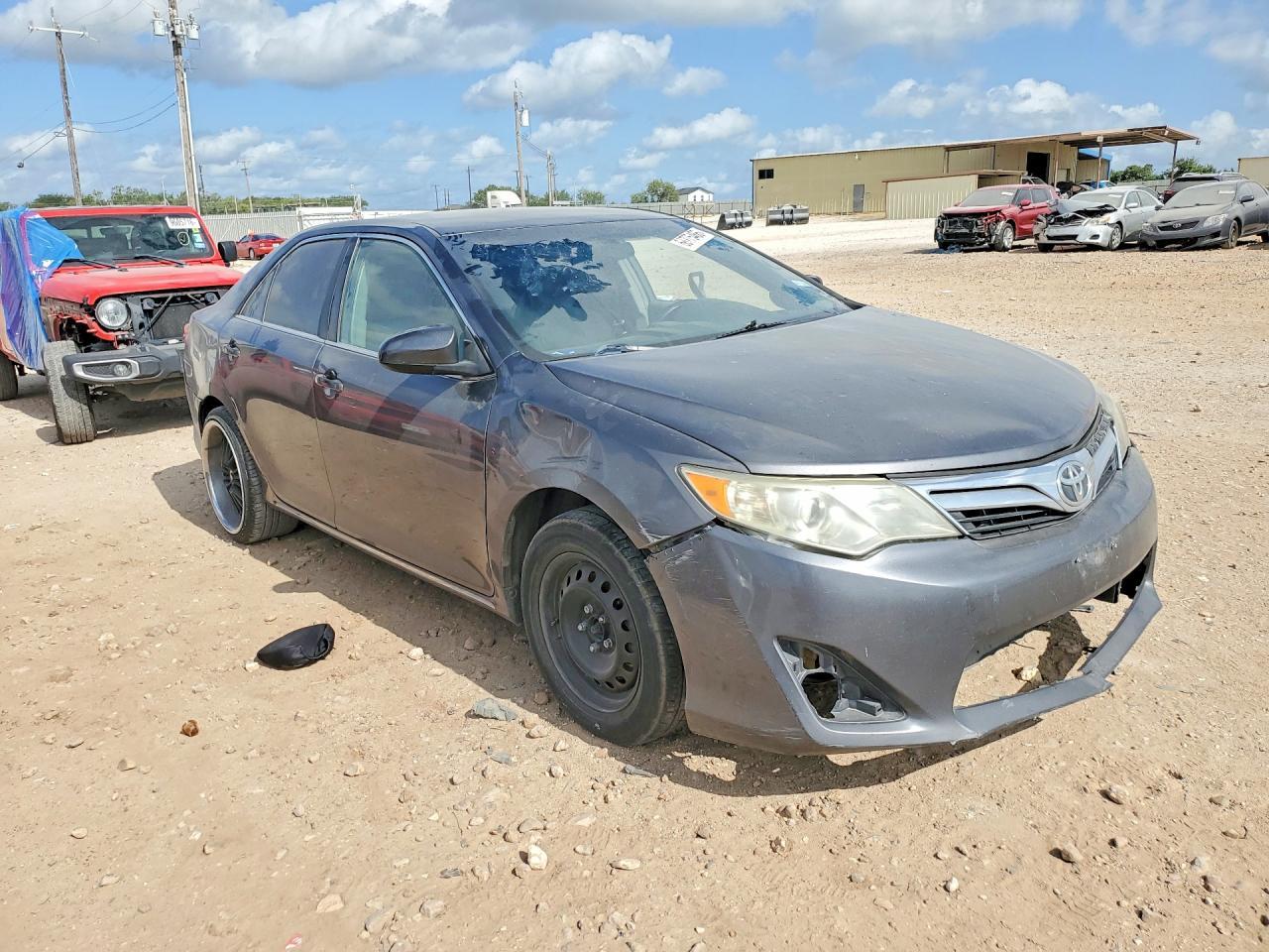 2014 Toyota Camry Le - Фото 4
