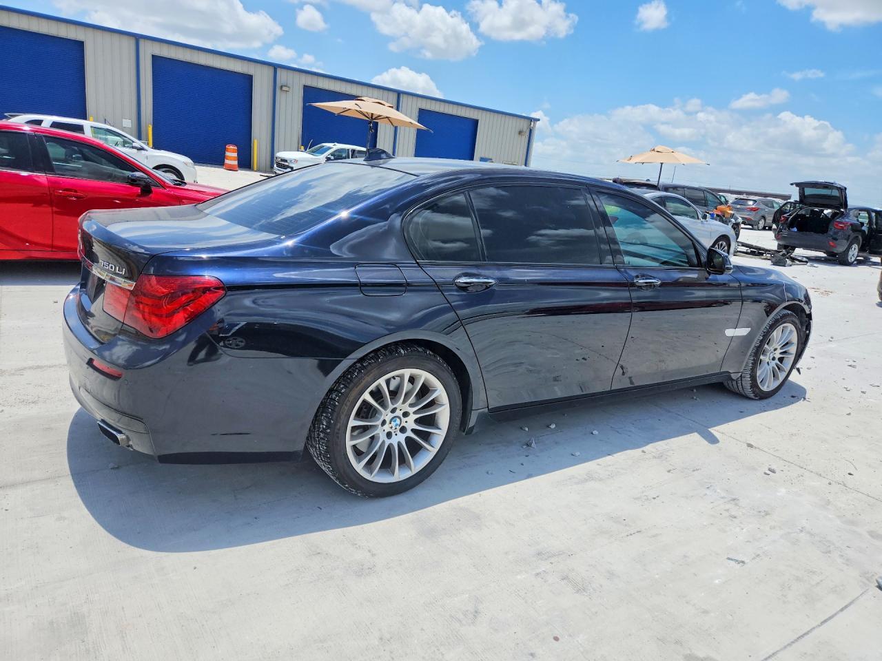 2014 BMW 750 Li - Image 3