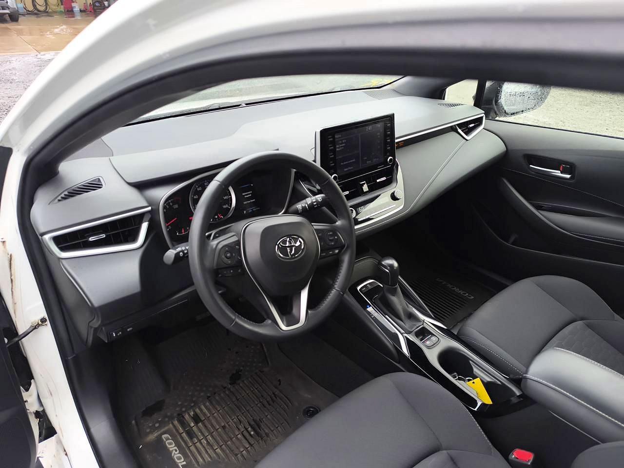 2022 Toyota Corolla Hatchback Se Nightshade Edition - Image 7