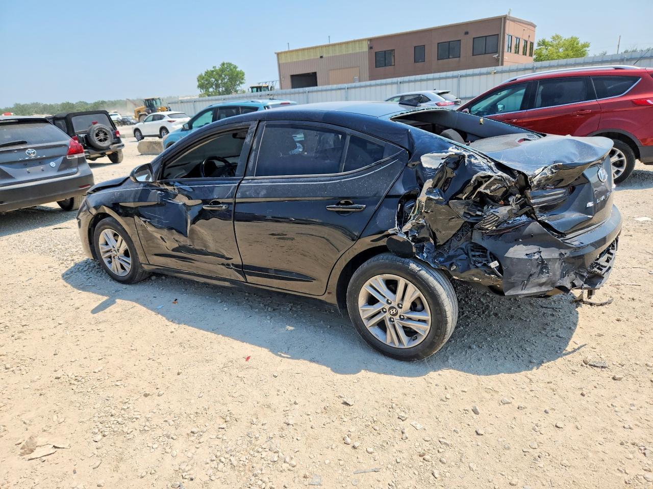 2019 Hyundai Elantra Value Edition - Фото 2