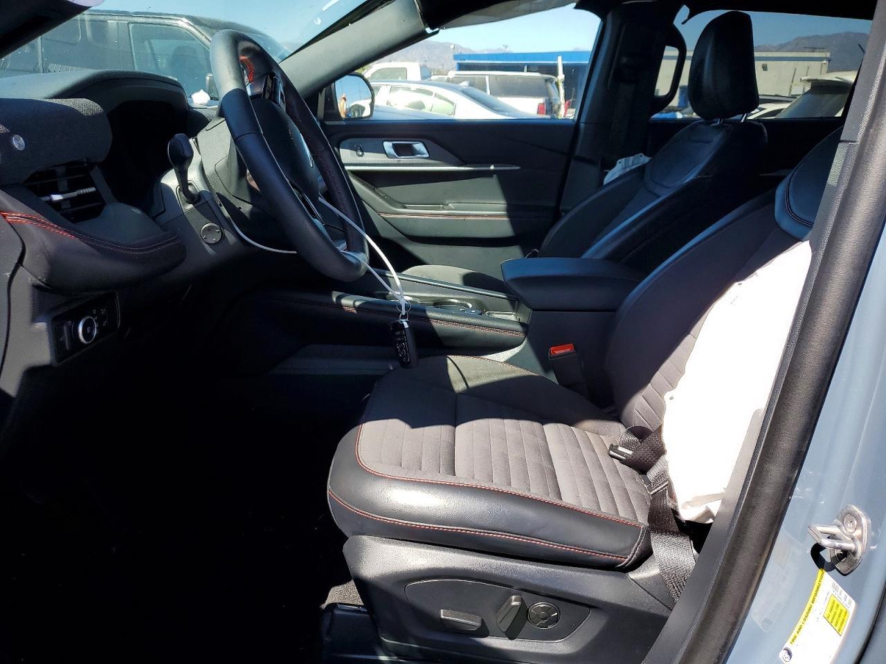 2025 Ford Explorer St-Line - Фото 7