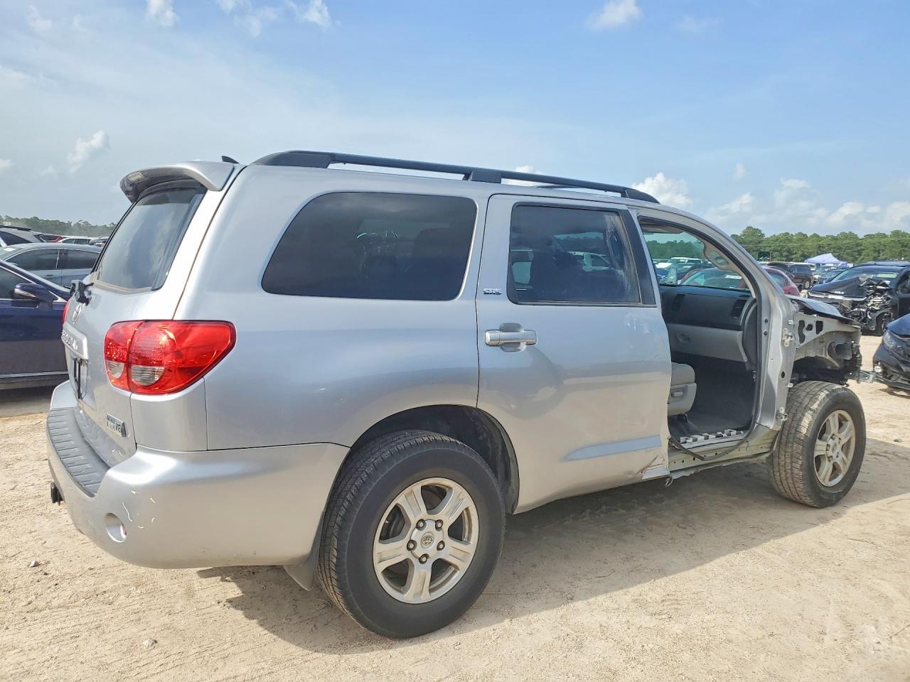 2014 Toyota Sequoia Sr5 - Фото 3