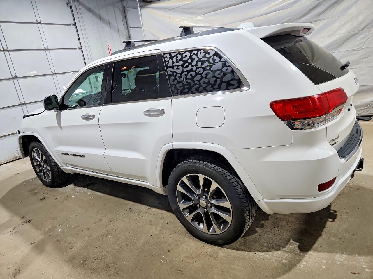 2018 Jeep Grand Cherokee Overland - Image 2