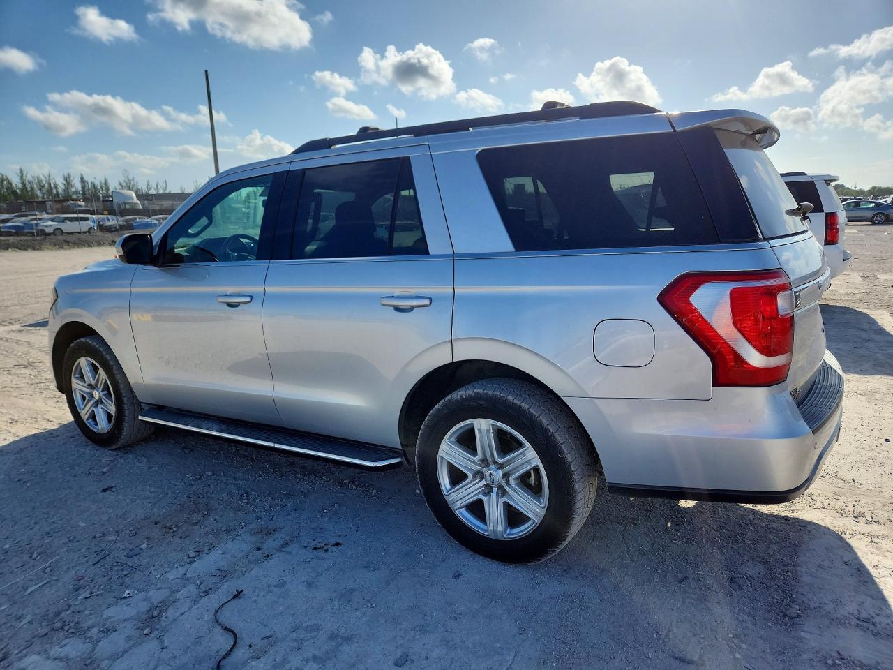 2019 Ford Expedition Xlt - Image 2