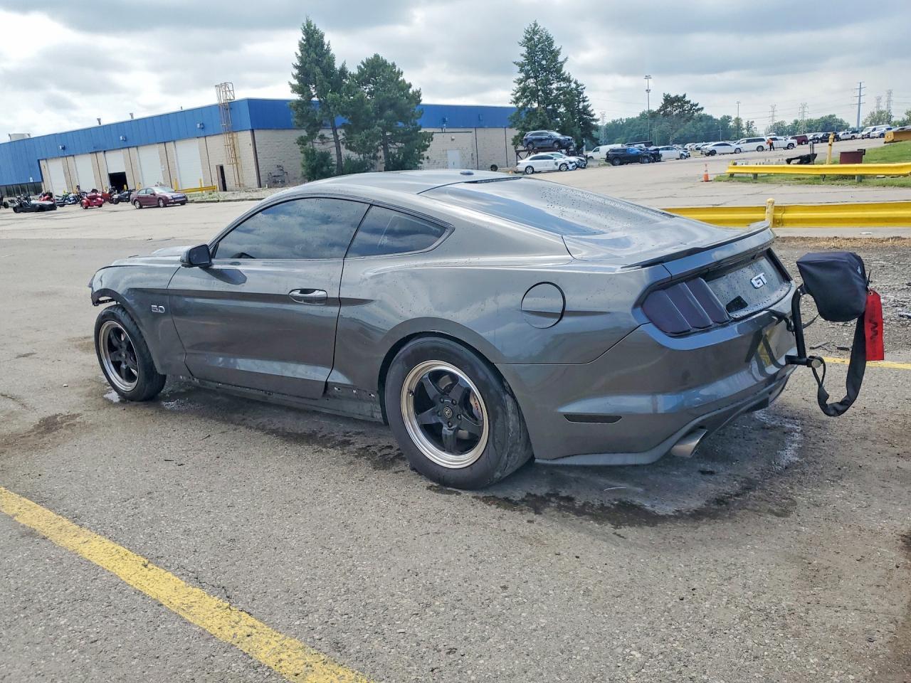 2016 Ford Mustang Gt - Фото 2