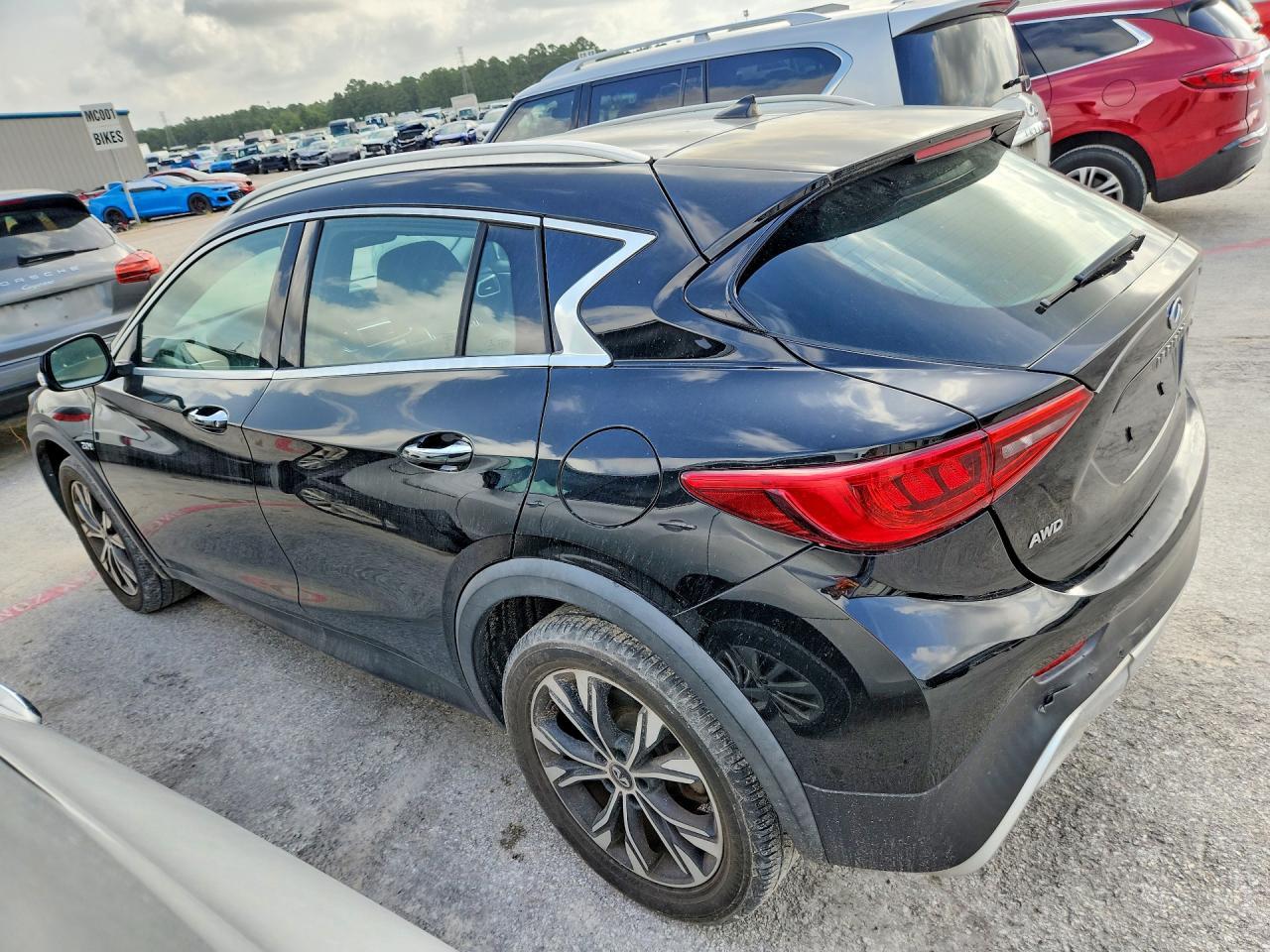 2018 Infiniti Qx30 Luxury - Фото 2