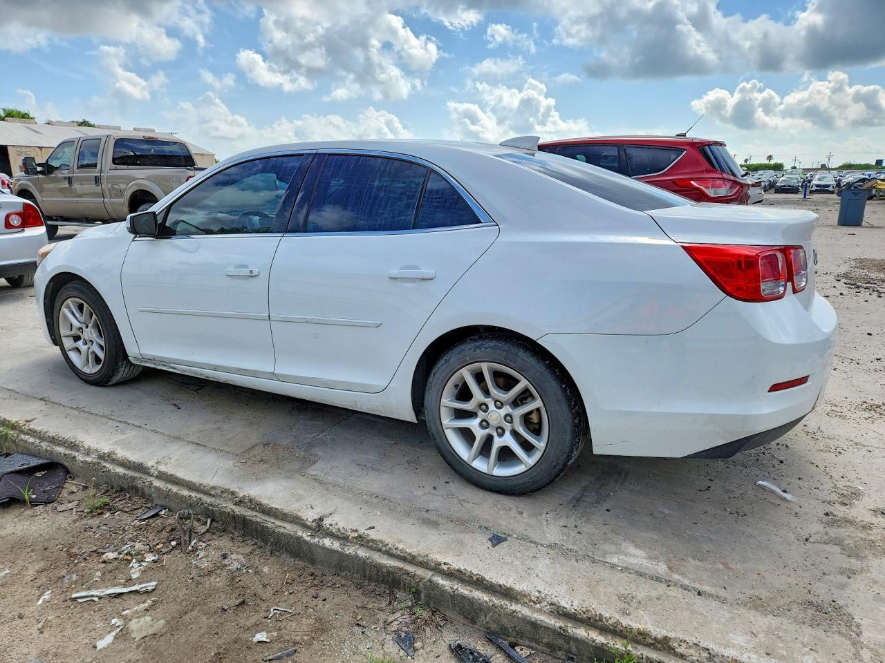 2015 Chevrolet Malibu 1Lt - Фото 2