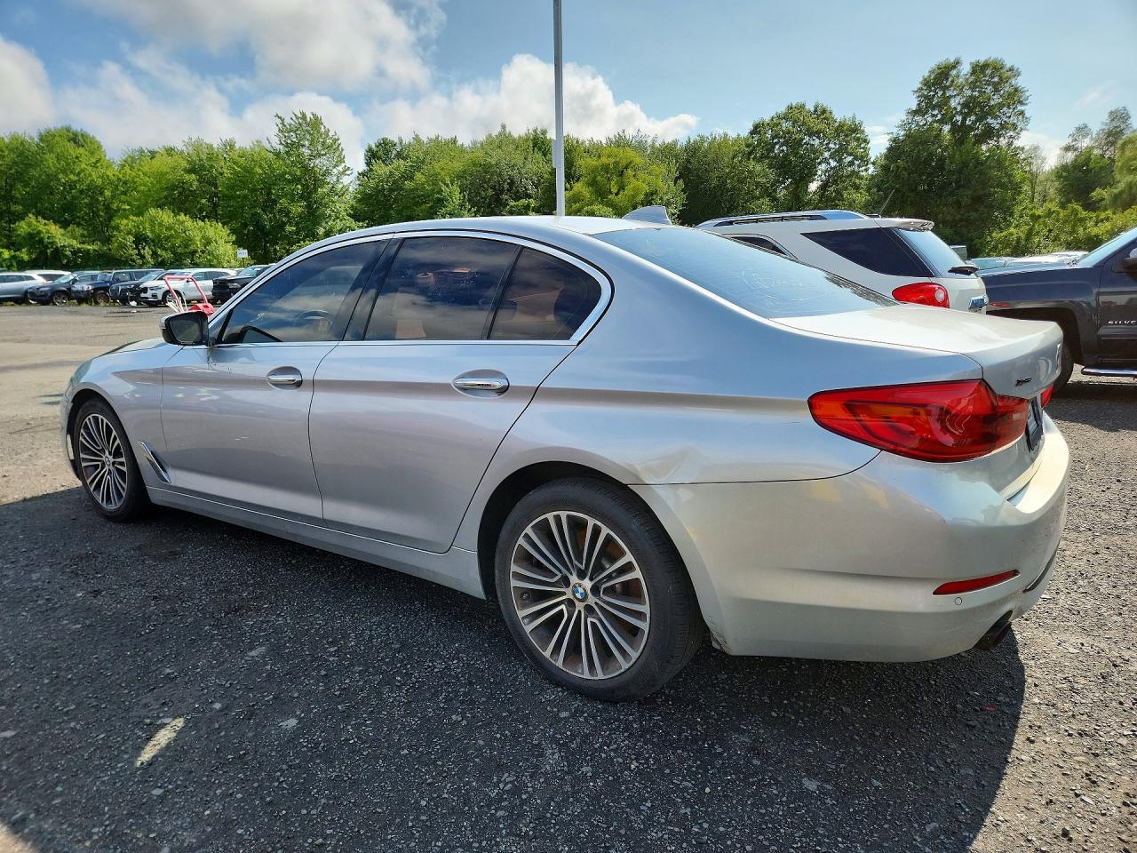 2018 BMW 530 Xi - Image 2