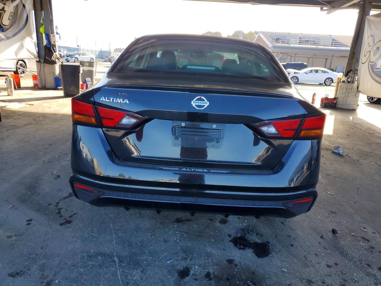 2021 Nissan Altima S - Фото 6