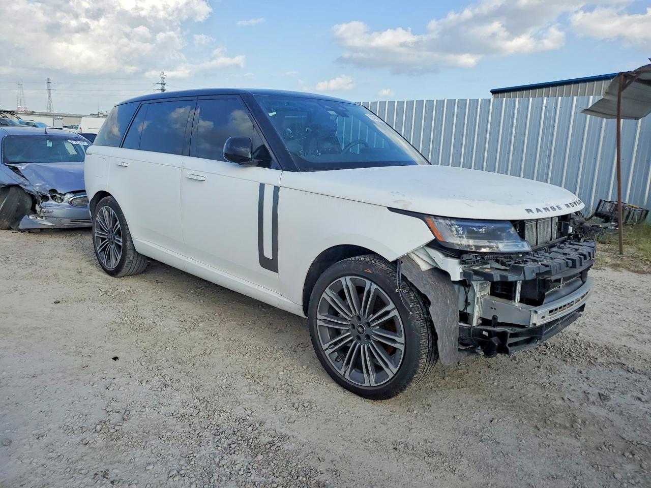 2025 Land Rover Range Rover Se - Image 4