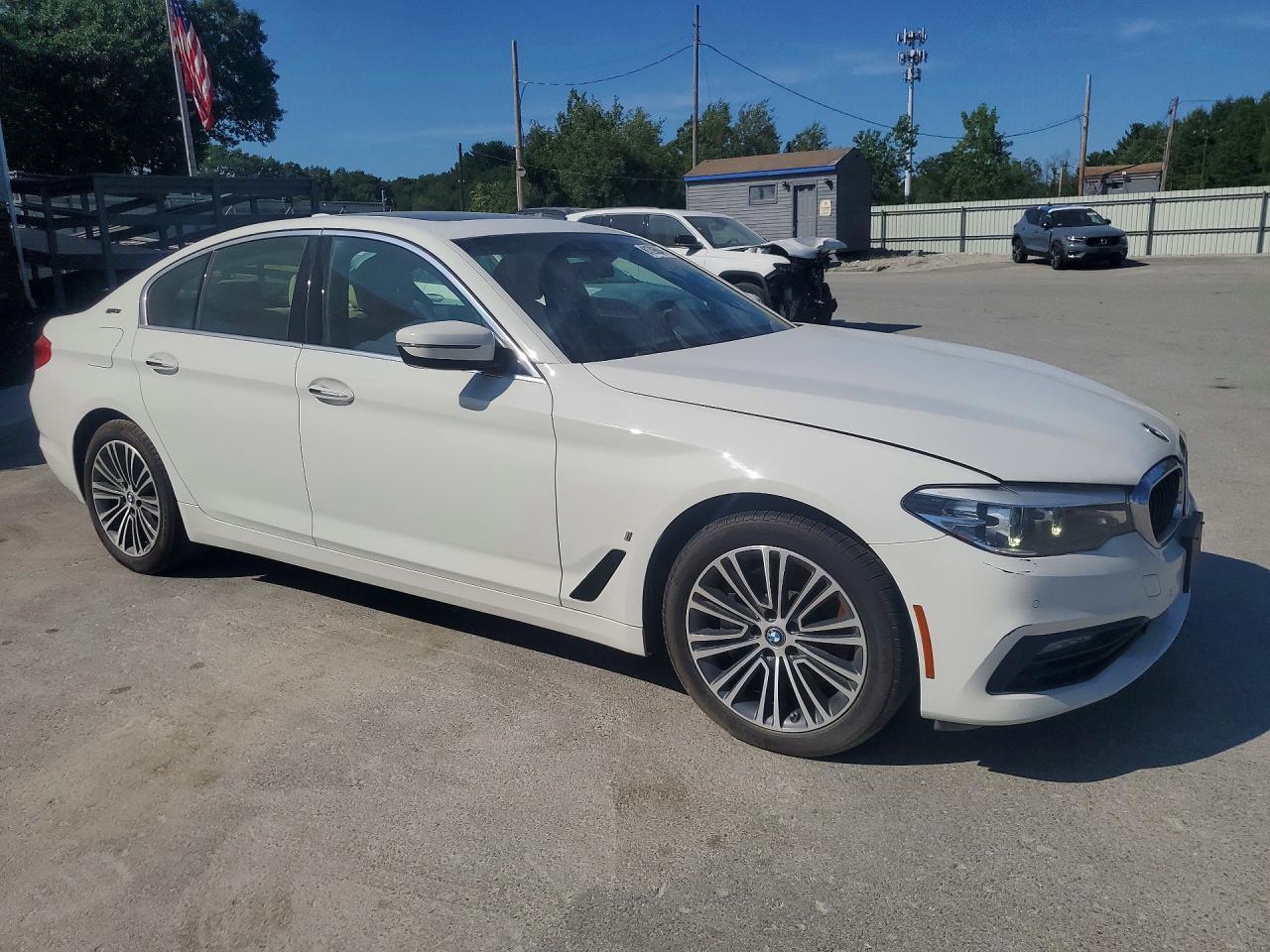 2018 BMW 530Xe - Image 4