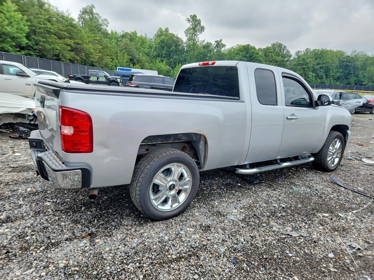 2012 Chevrolet Silverado K1500 Lt - Image 3