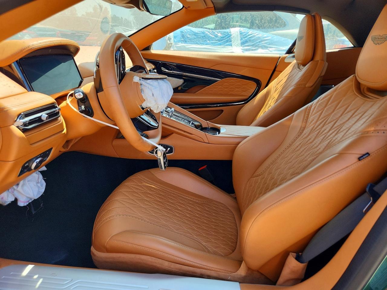 2025 Aston Martin Db12 - Фото 7