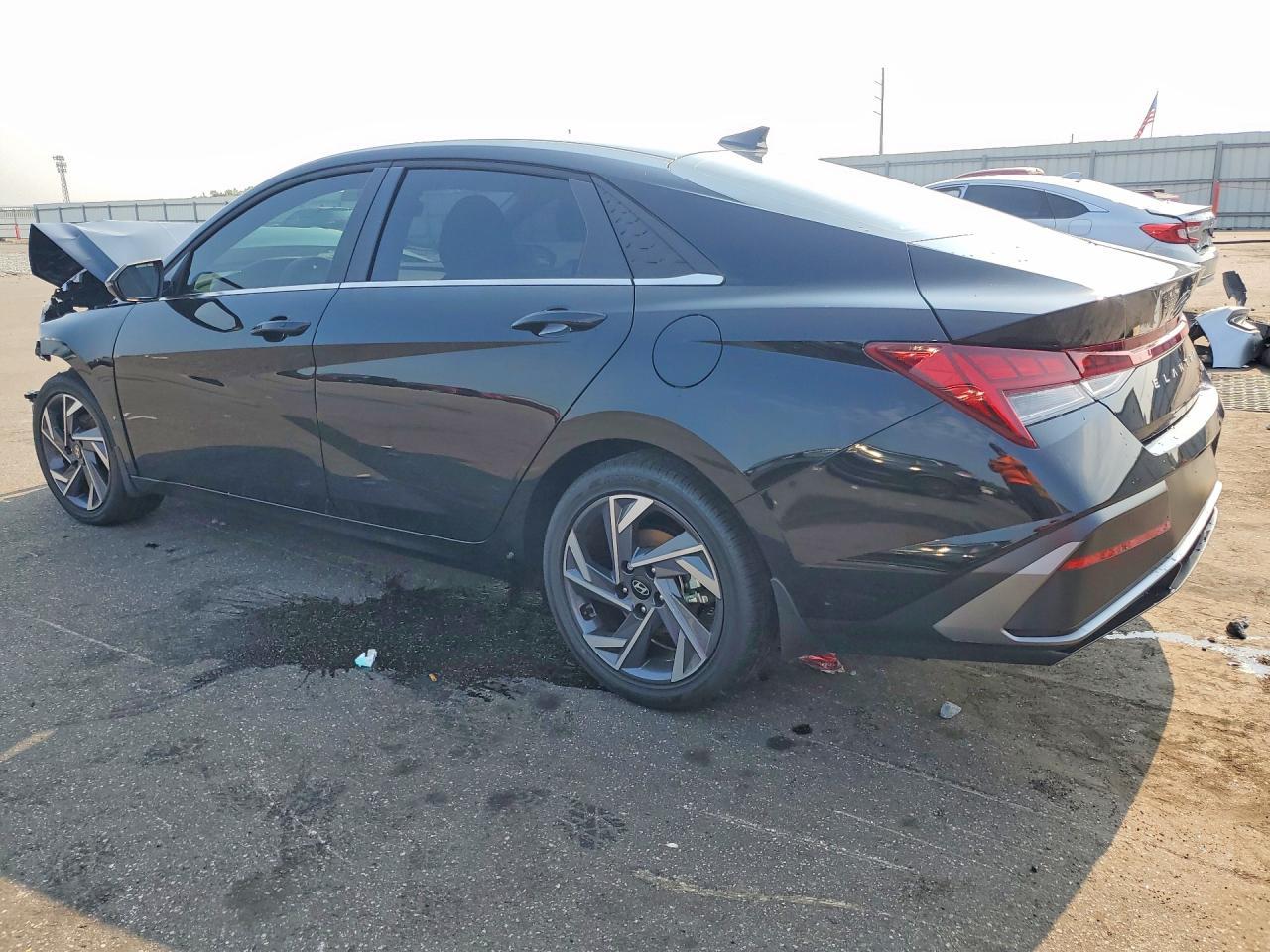 2026 Hyundai Elantra Limited - Фото 2