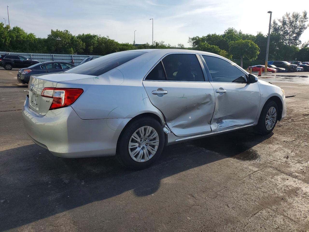 2014 Toyota Camry Le - Image 3