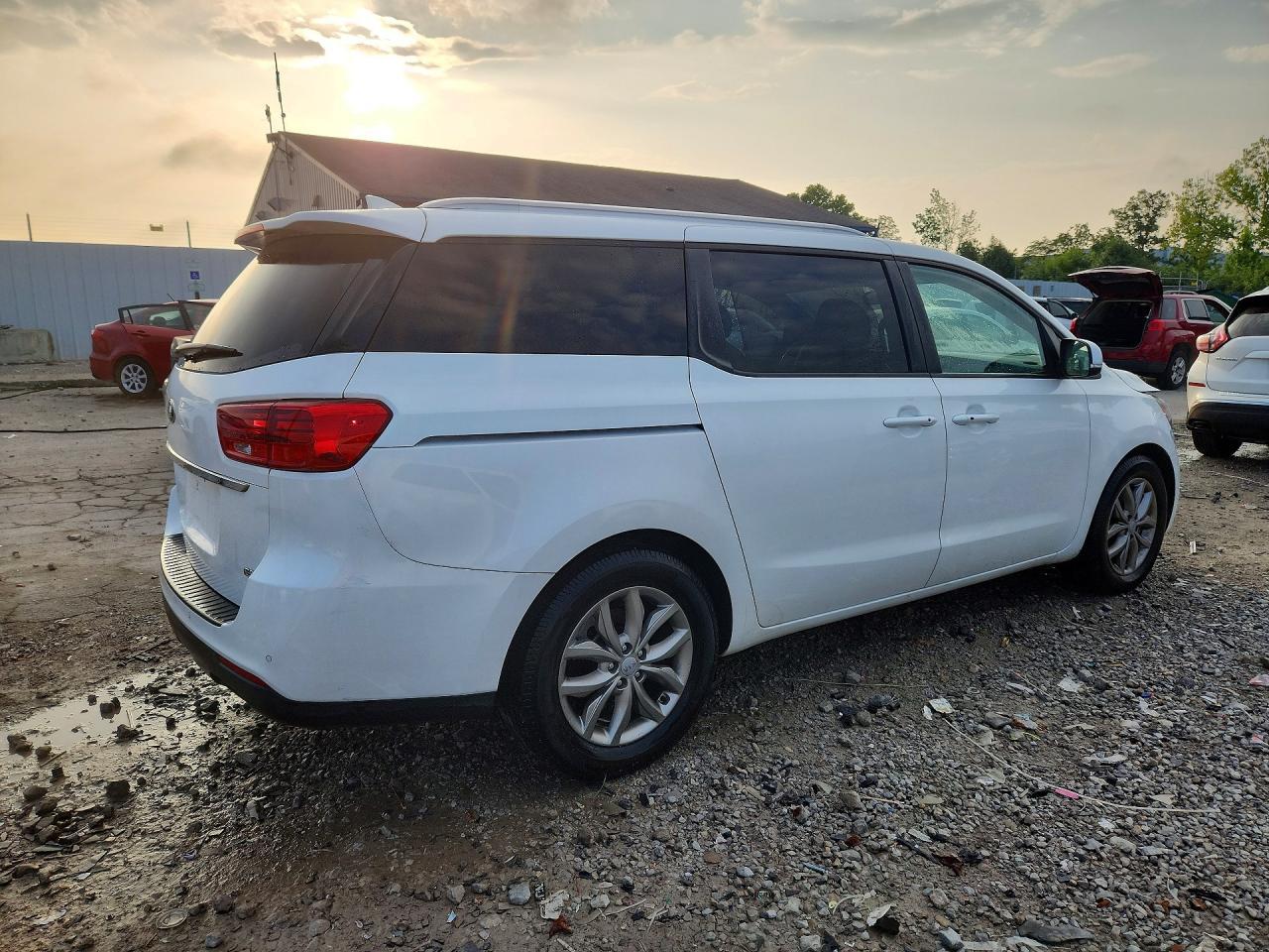 2019 Kia Sedona Ex - Фото 3