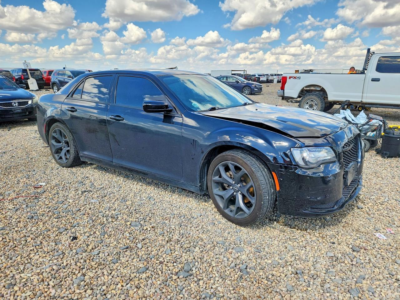 2021 Chrysler 300 Touring - Фото 4