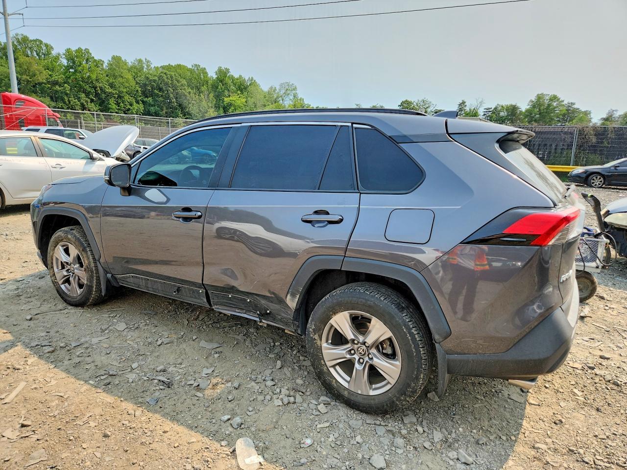 2022 Toyota Rav4 Xle - Image 2