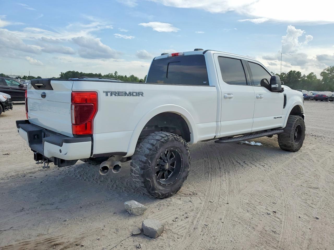 2021 Ford F250 Super Duty - Фото 3