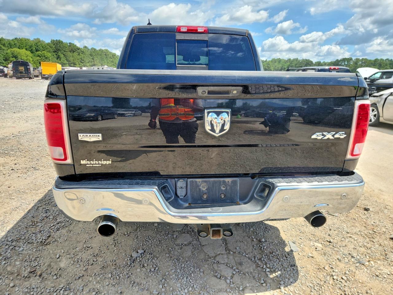 2017 Ram 1500 Laramie - Image 6