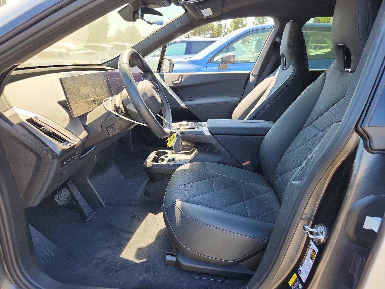 2026 BMW Ix xDrive45 - Фото 7