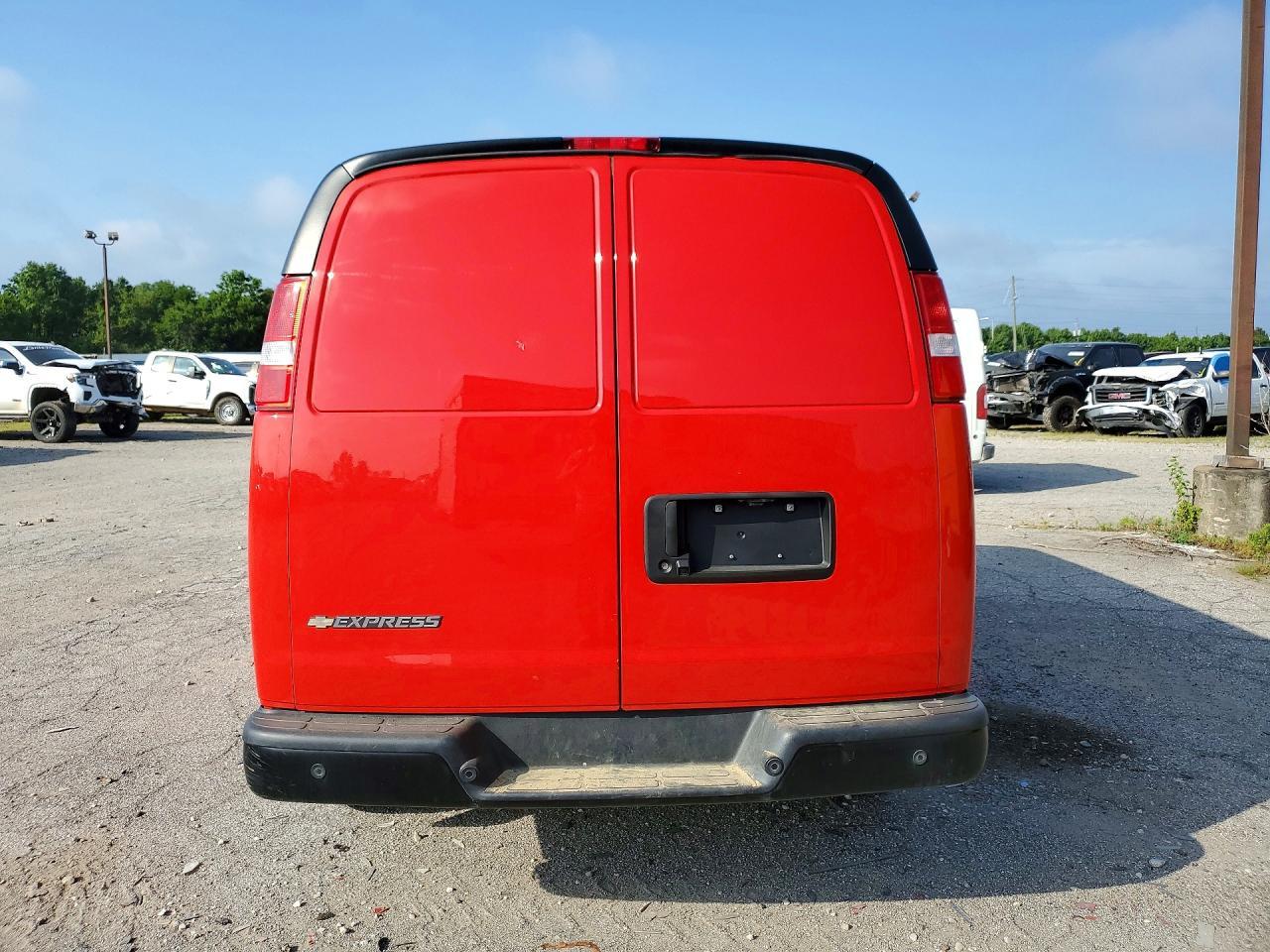 2025 Chevrolet Express Delivery Van - Фото 6