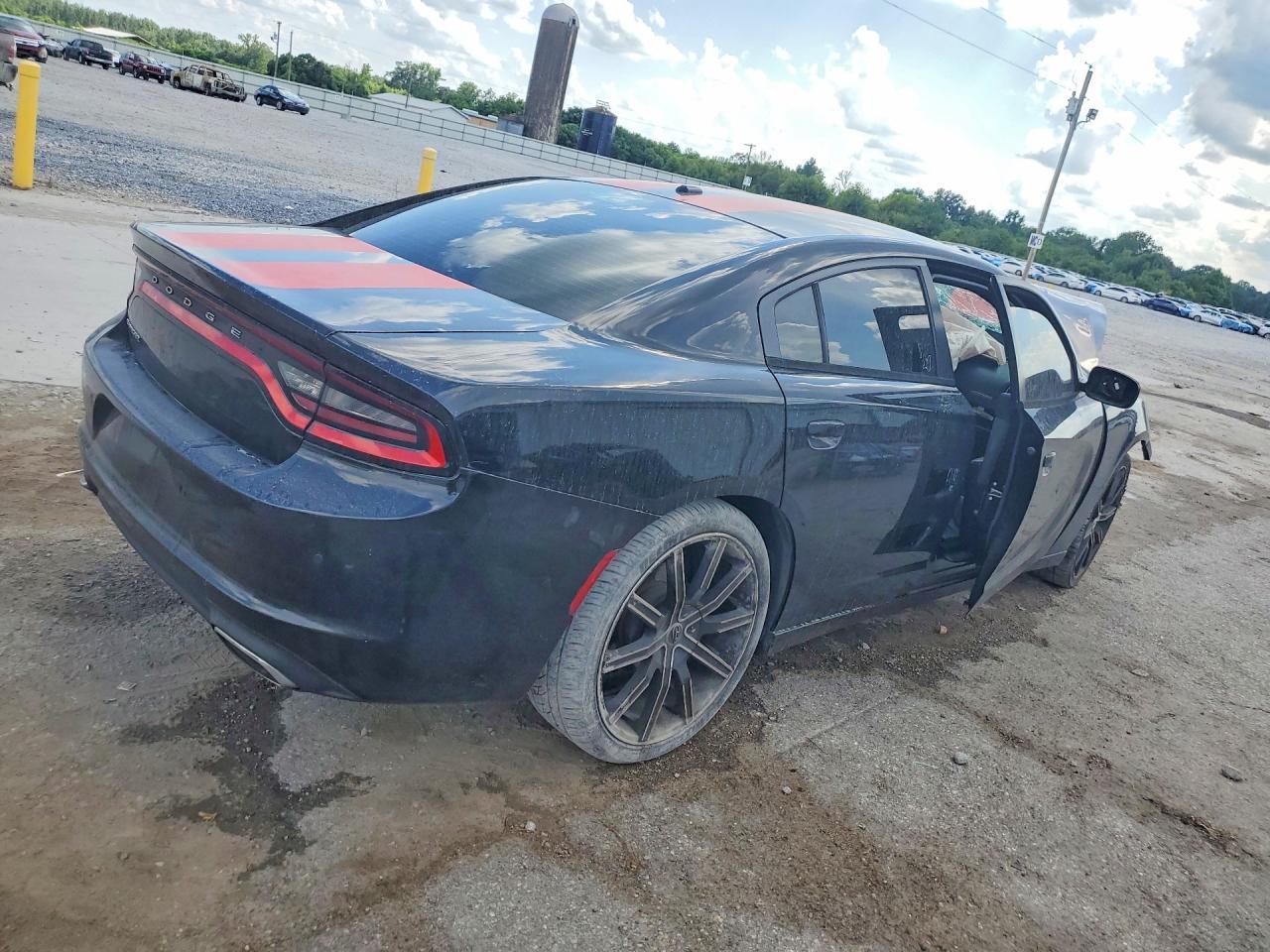 2015 Dodge Charger Se - Image 3