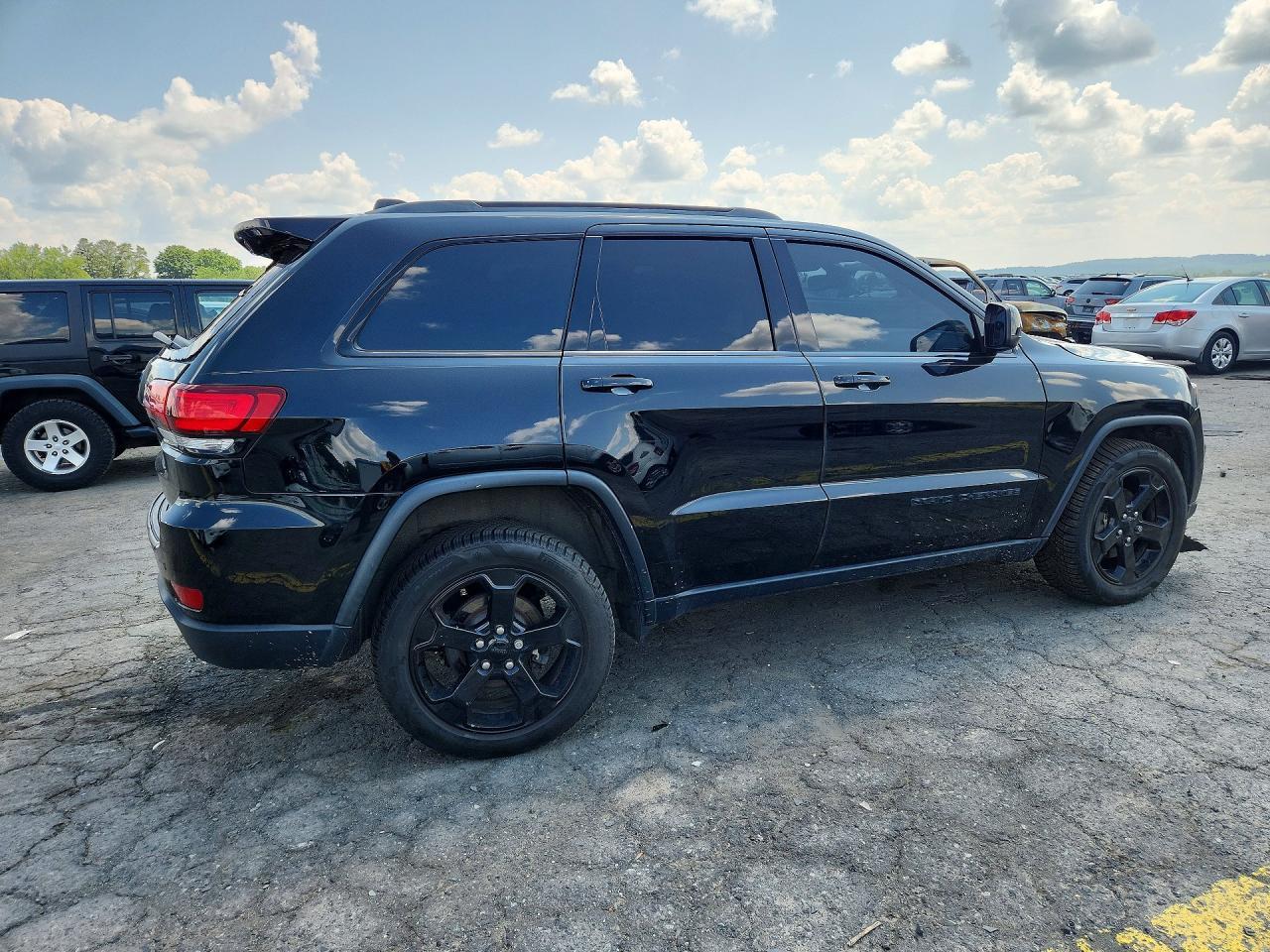 2019 Jeep Grand Cherokee Laredo - Фото 3