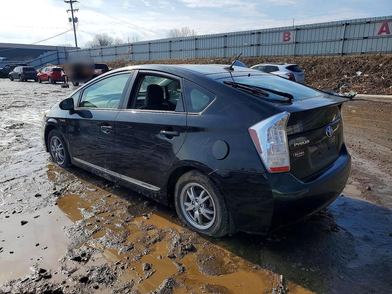 2011 Toyota Prius - Image 2