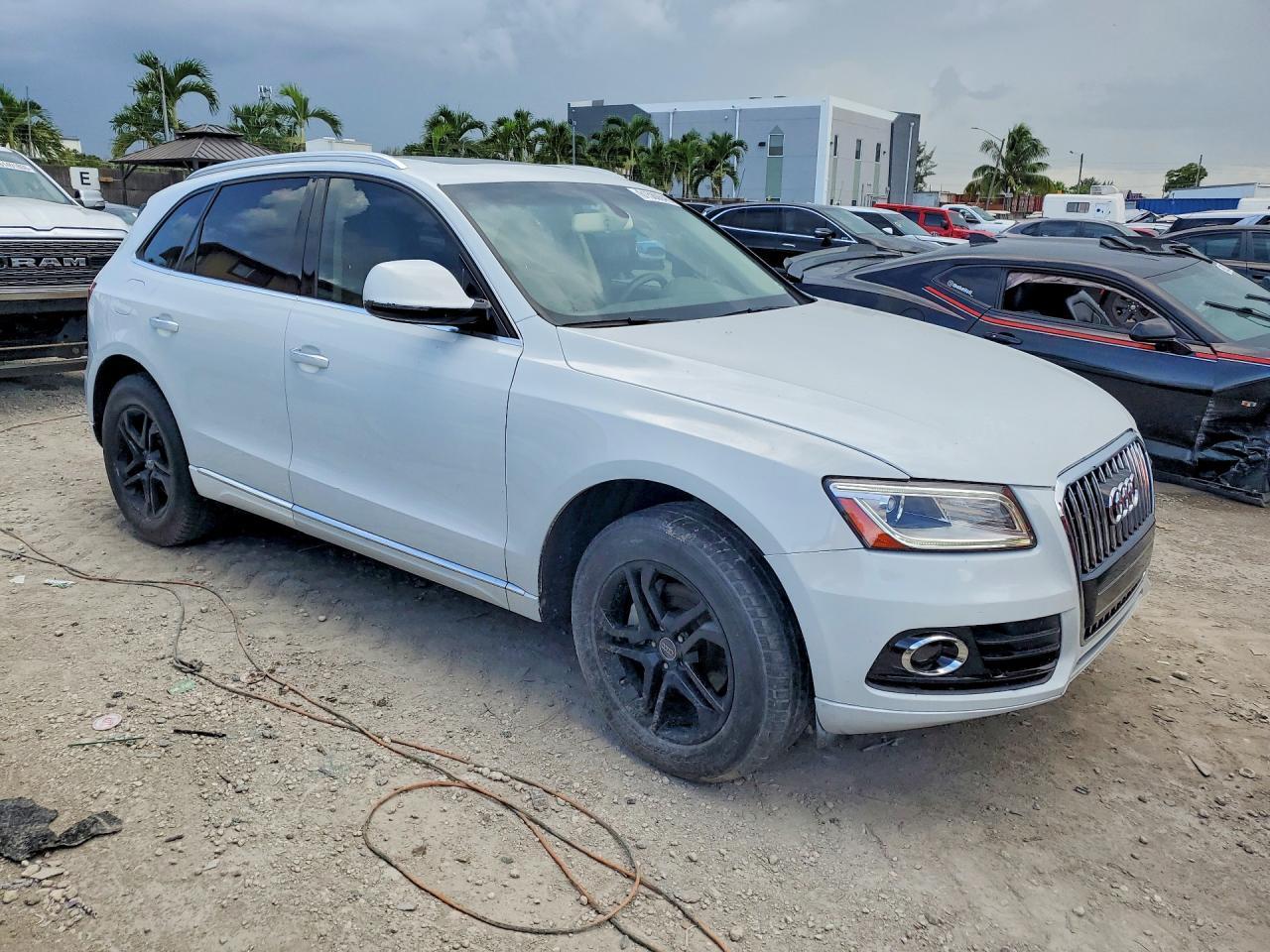 2016 Audi Q5 Premium - Image 4