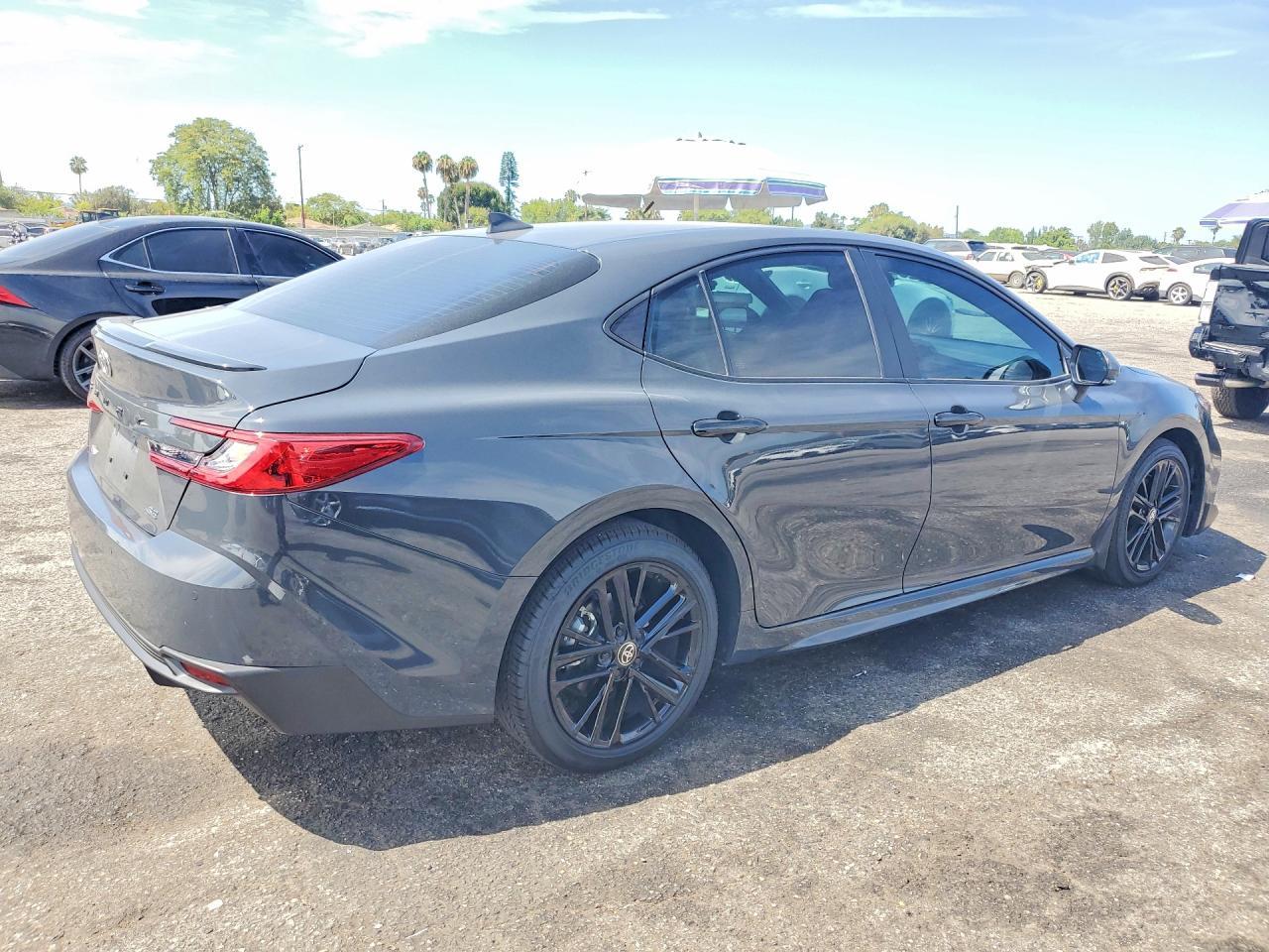 2025 Toyota Camry Se - Image 3