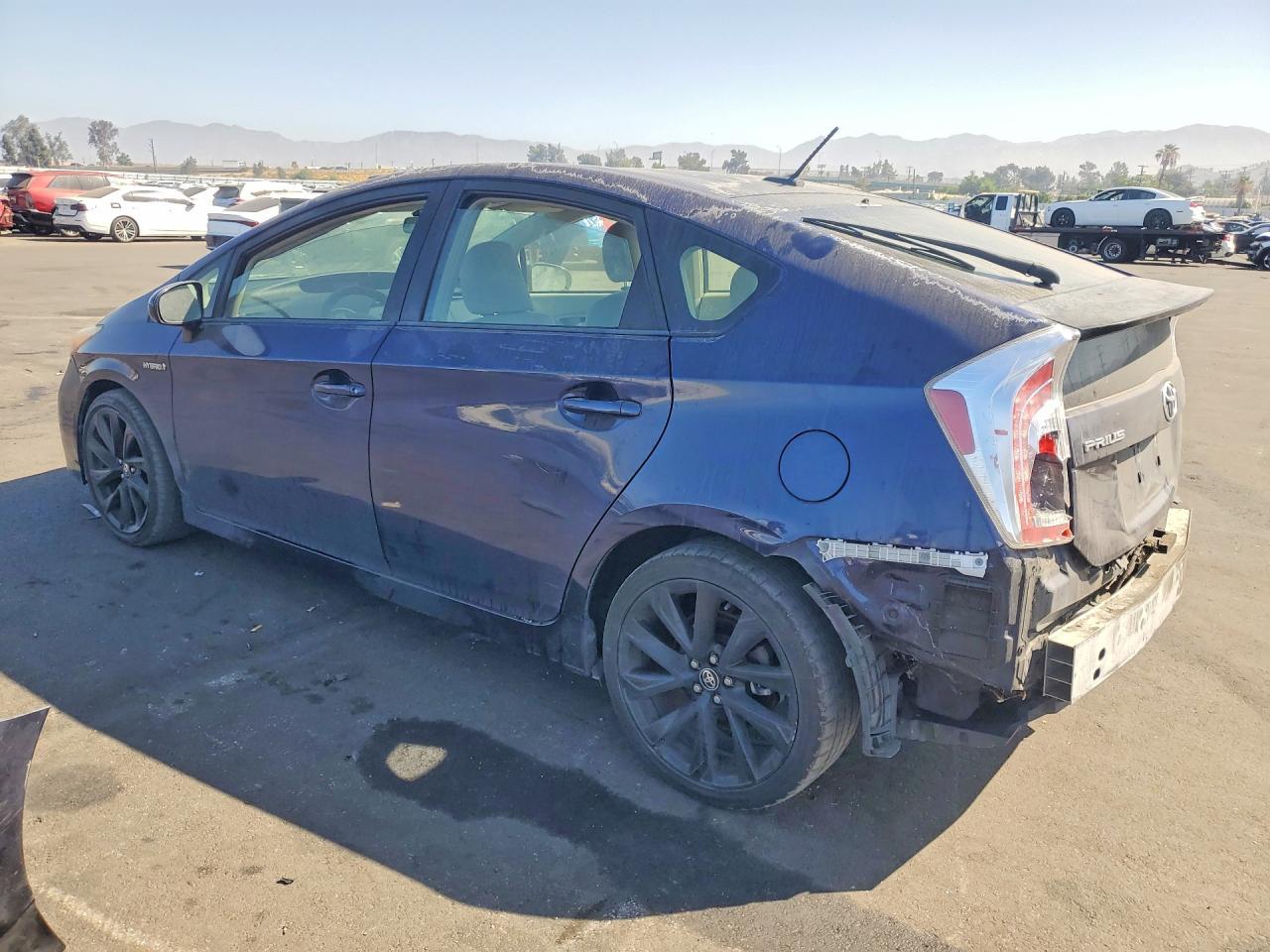 2014 Toyota Prius Three - Фото 2