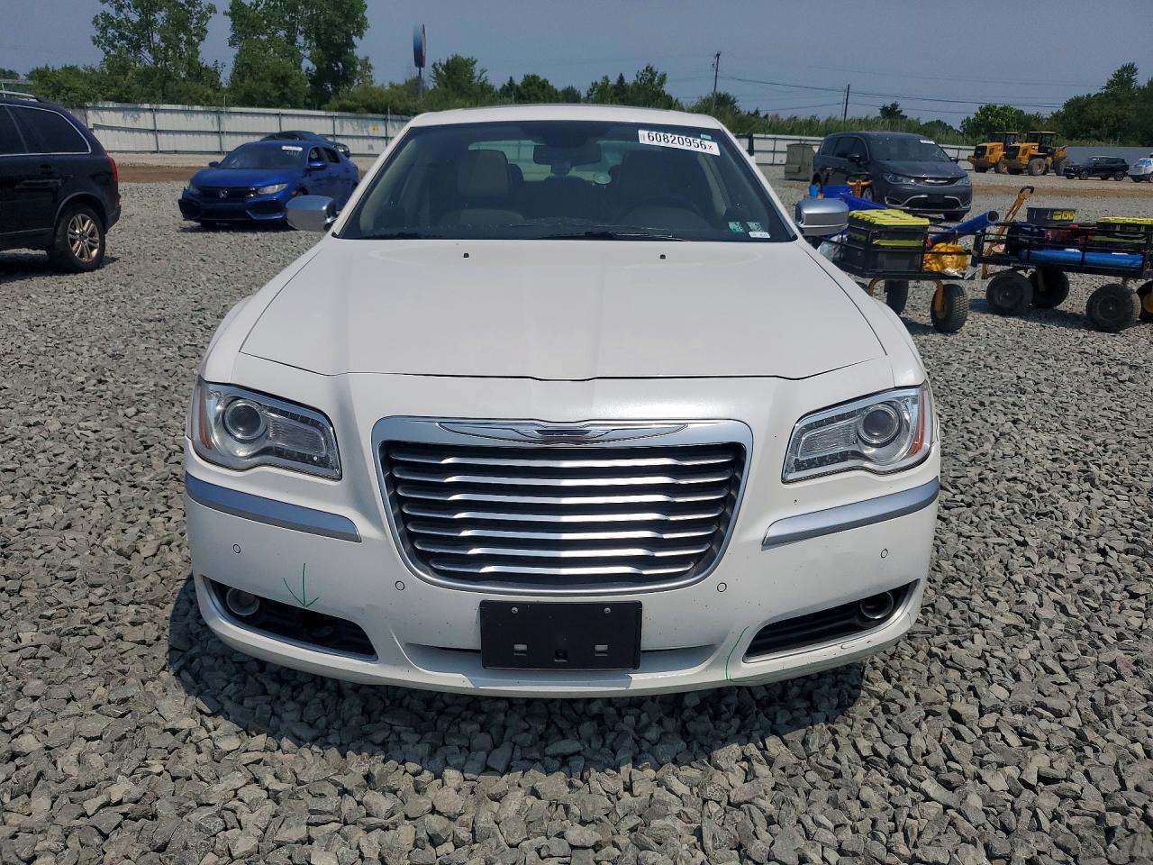 2013 Chrysler 300C Luxury - Image 5