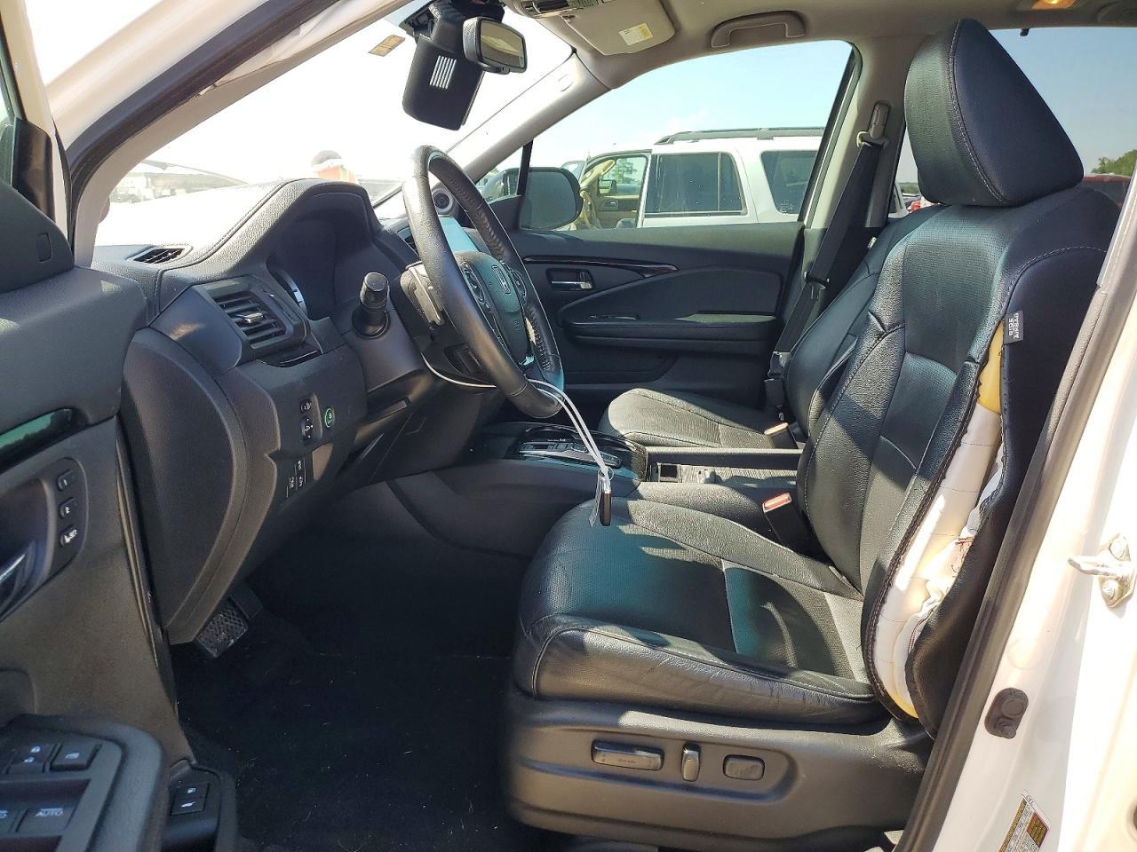 2017 Honda Pilot Elite - Image 7