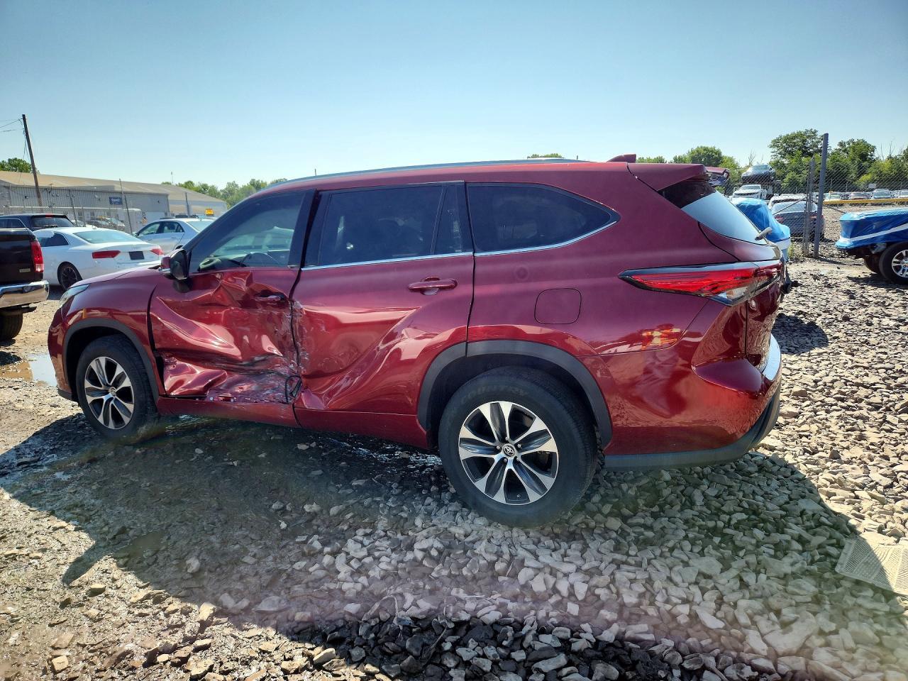 2021 Toyota Highlander Xle - Фото 2