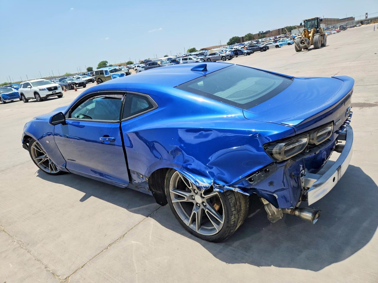 2019 Chevrolet Camaro - Фото 2