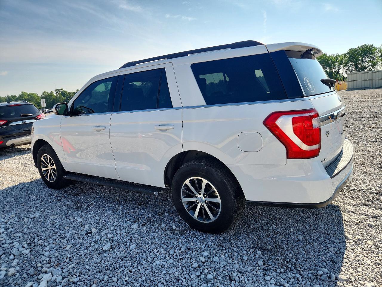 2019 Ford Expedition Xlt - Image 2